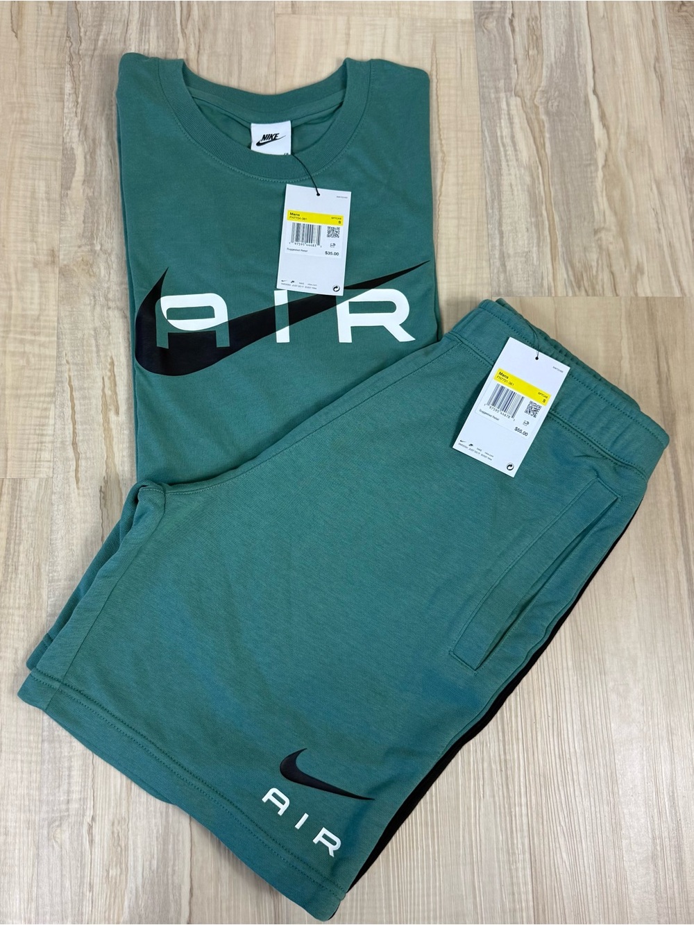 NIKE Air T-Shirt & Shorts Set